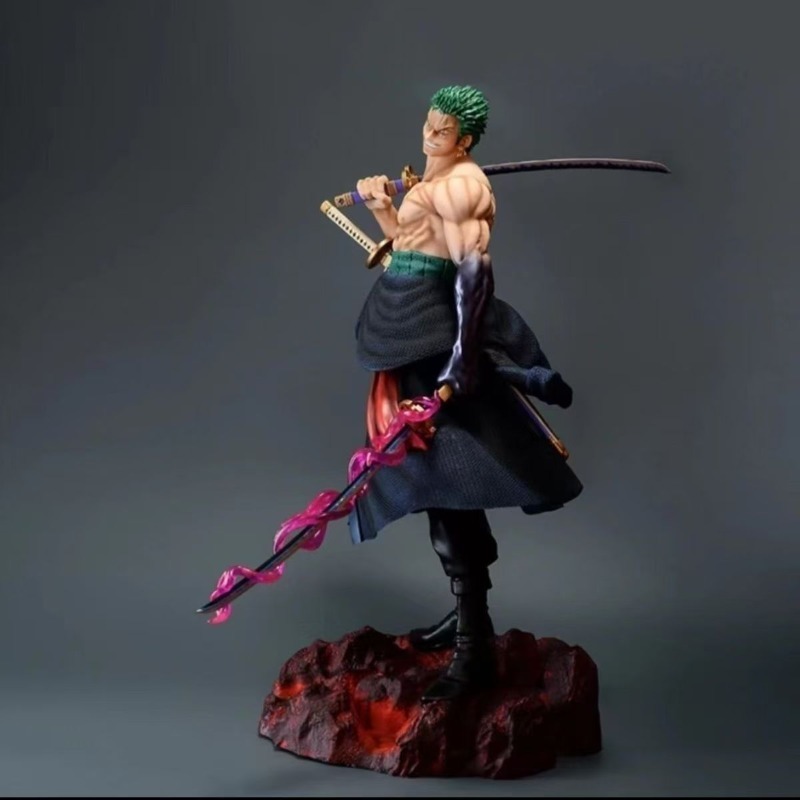 Uma peça solon carregando uma  - Vinyl Figure Blank avaliação e preço